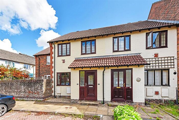 1 Bedroom Apartment For Sale In Tamar Way, Tangmere, Chichester, PO20
