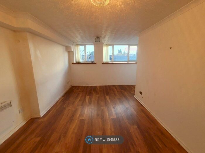 1 Bedroom Maisonette To Rent In Old School Court, Manchester, M9