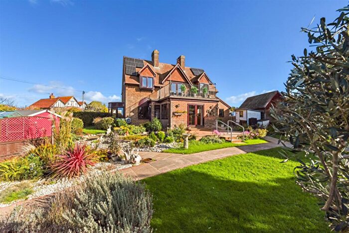 4 Bedroom Detached House For Sale In West Street, Selsey, PO20