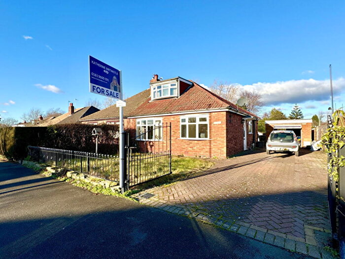 2 Bedroom Semi-Detached House For Sale In Powicke Drive, Romiley, Stockport, SK6