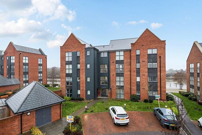 2 Bedroom Flat For Sale In Narwhal Crescent, Wouldham, Rochester, ME1