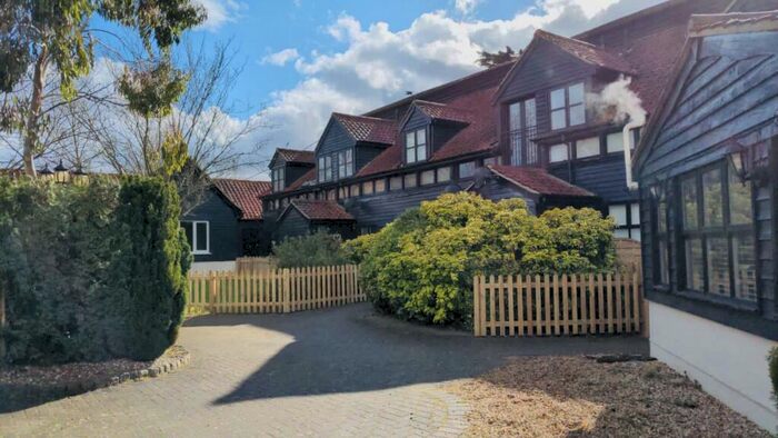 2 Bedroom Mews To Rent In Coxtie Green Road, Navestockside, Brentwood, CM14