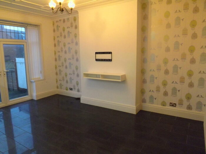 5 Bedroom Semi-Detached House To Rent In Preston New Road, Blackpool, FY4