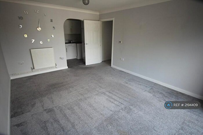 2 Bedroom Flat To Rent In Gisors Road, Southsea, PO4