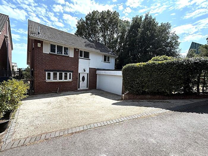 4 Bedroom Detached House For Sale In Parish Road, Poole, BH15