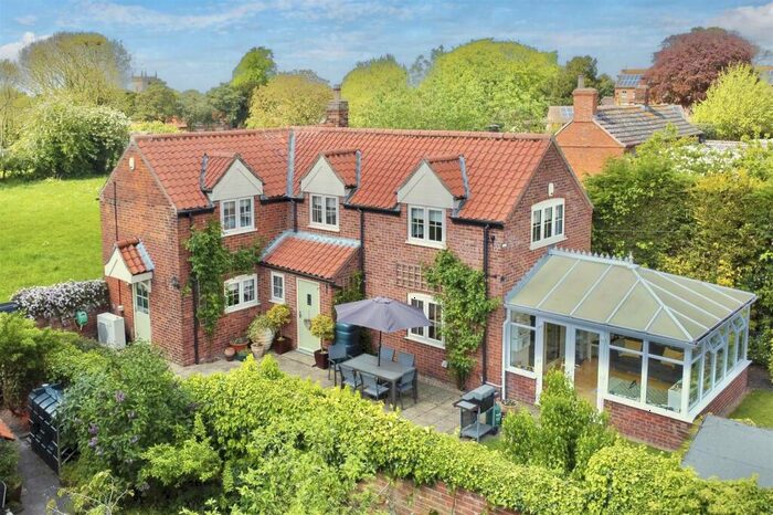 4 Bedroom Detached House For Sale In Carlton Road, Bassingham, LN5