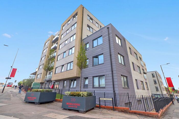 1 Bedroom Flat To Rent In Stoke Road, Slough, Berkshire, SL2