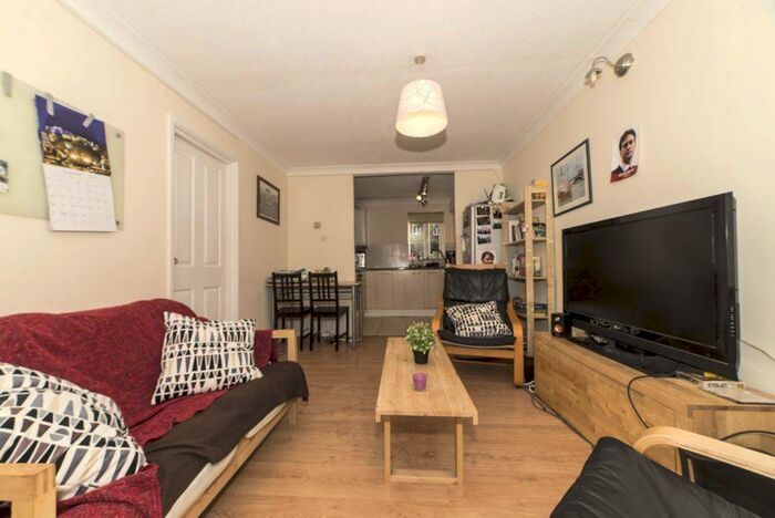3 Bedroom Flat To Rent In Egerton Court, Victoria Park, Manchester, M14