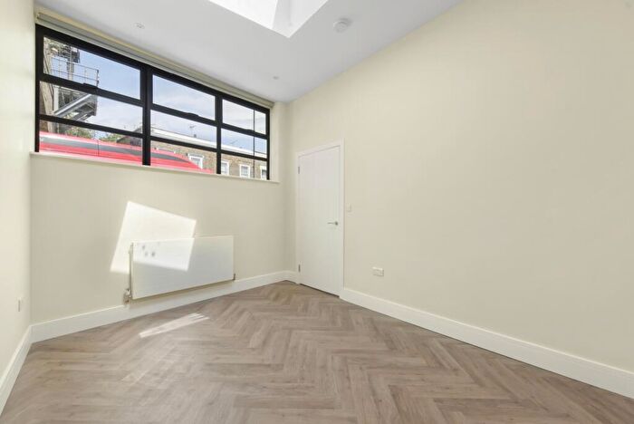 1 Bedroom House To Rent In Prince Of Wales Road, Kentish Town, NW5