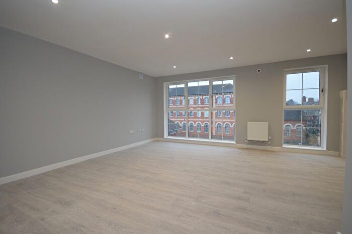 2 Bedroom Flat To Rent In Queen Street, Kettering, NN16