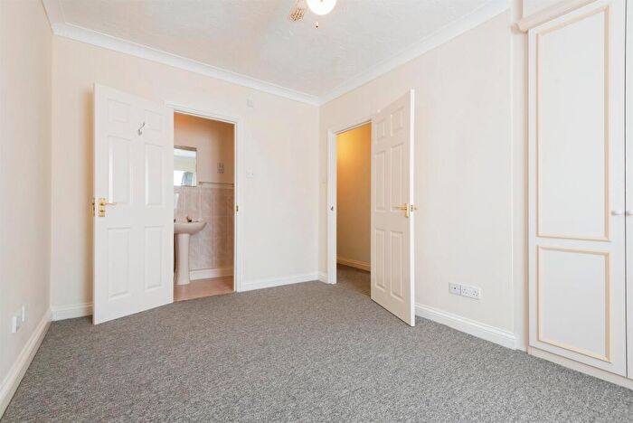 3 Bedroom Detached Bungalow For Sale In Corvus Close, Royston, SG8