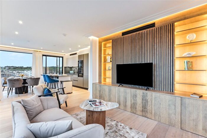 2 Bedroom Flat To Rent In Coronation Court, Brewster Gardens, W10