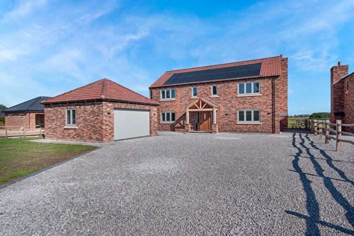 5 Bedroom Detached House For Sale In School Lane, Springthorpe, Gainsborough, DN21