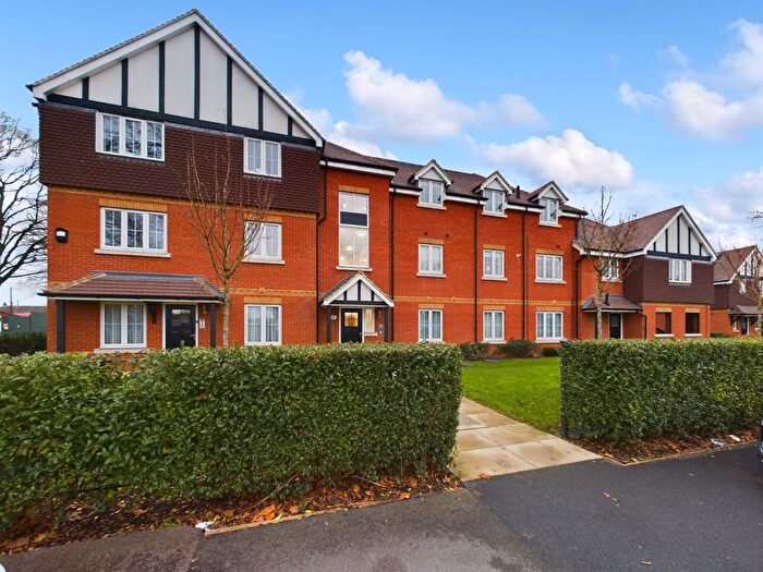 2 Bedroom Flat For Sale In Gatehouse Close, Ashford, Surrey, TW15