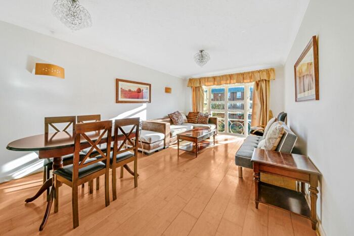 2 Bedroom Flat To Rent In Derwent Court, Eleanor Close, Canada Water, London, SE16