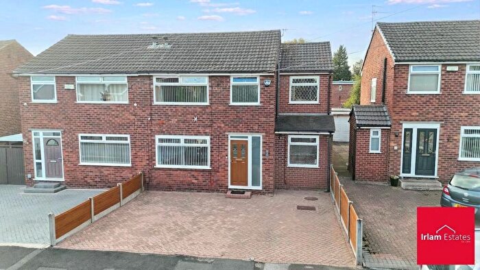 4 Bedroom Semi Detached House For Sale In Berkshire Drive, Cadishead, M44