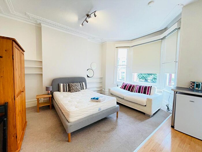 Studio To Rent In Hamilton Gardens, London, NW8