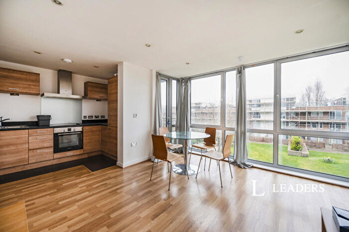 2 Bedroom Flat To Rent In Mermaid House, Cross Street, PO1