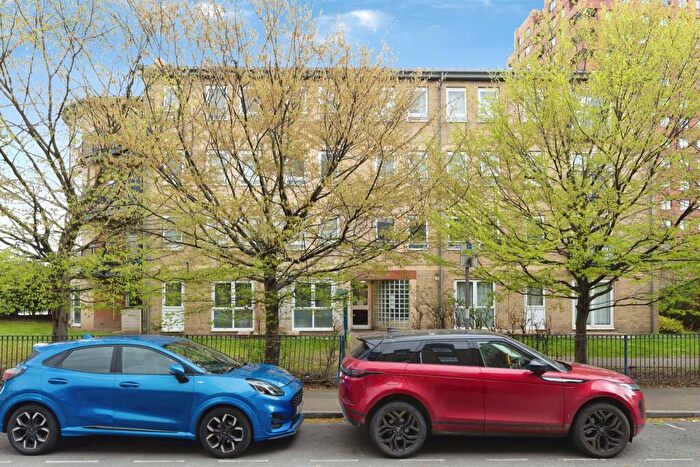 2 Bedroom Flat For Sale In Abbey Road, Barking, IG11