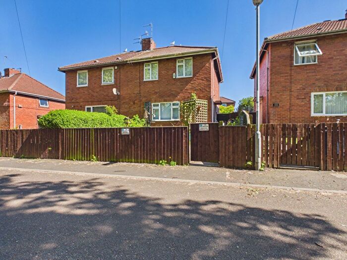 3 Bedroom Semi Detached House For Sale In Acorn Avenue, Gateshead, NE8