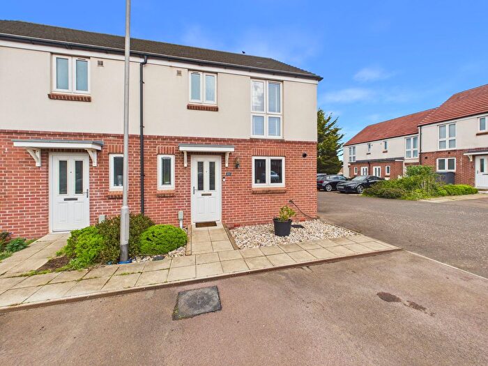 3 Bedroom Semi-Detached House For Sale In Woodpecker Close, Lydney, Gloucestershire, GL15