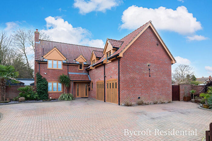 4 Bedroom Detached House For Sale In Dawdys Court, Halvergate, NR13