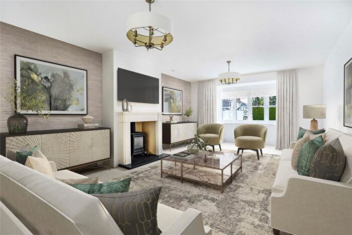 4 Bedroom Detached House For Sale In New Road, Dinton, Aylesbury, Buckinghamshire, HP17