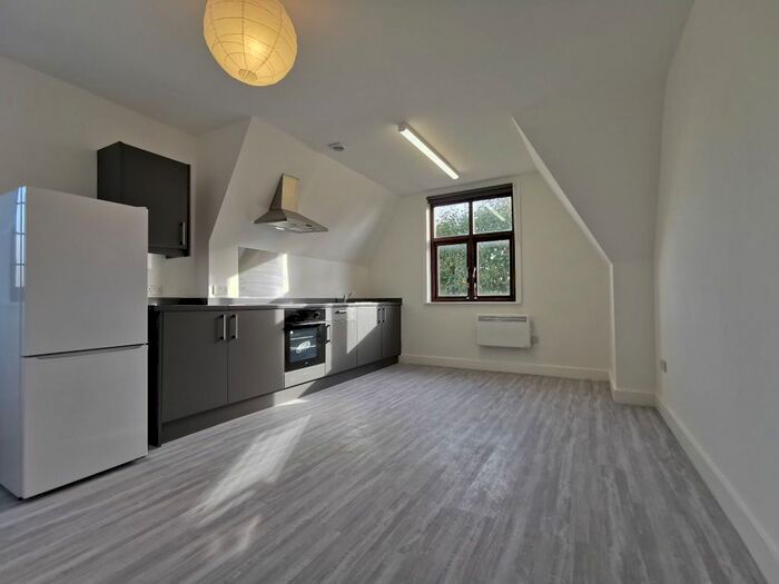 3 Bedroom Property To Rent In Villiers Road, London, NW2