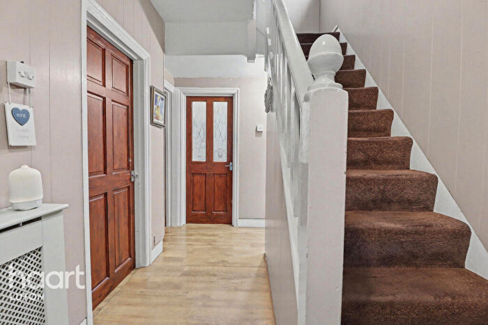 5 Bedroom Semi Detached House For Sale In Grantham Road, Luton, LU4