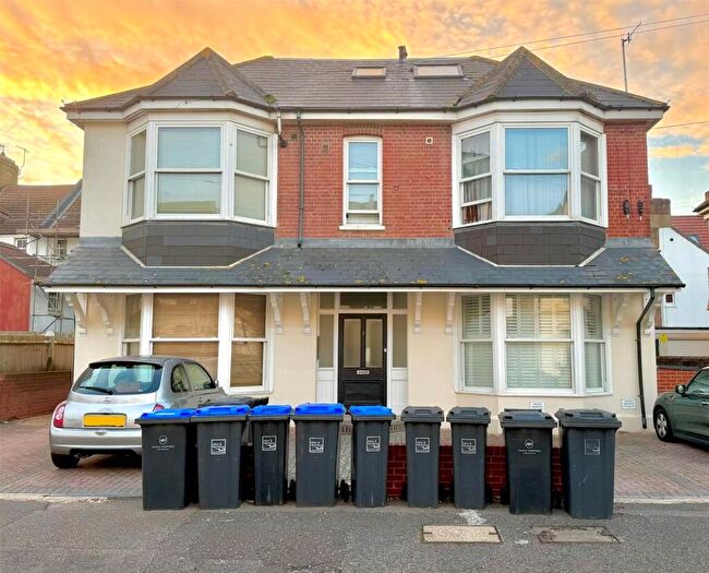 1 Bedroom Flat For Sale In Queens Road, Worthing, West Sussex, BN11