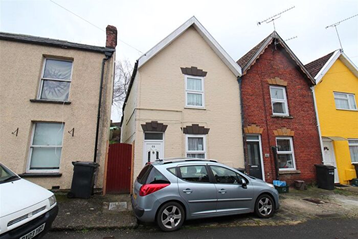 2 Bedroom Semi Detached House To Rent In Eastland Road, Yeovil, BA21