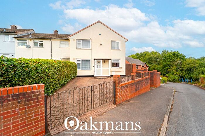 4 Bedroom End Of Terrace House For Sale In Primrose Hill, Birmingham, B38