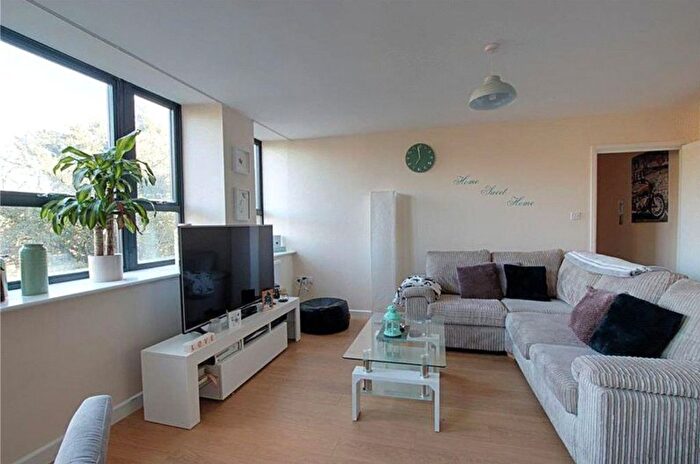 2 Bedroom Flat To Rent In Fletcher Street, London, E1