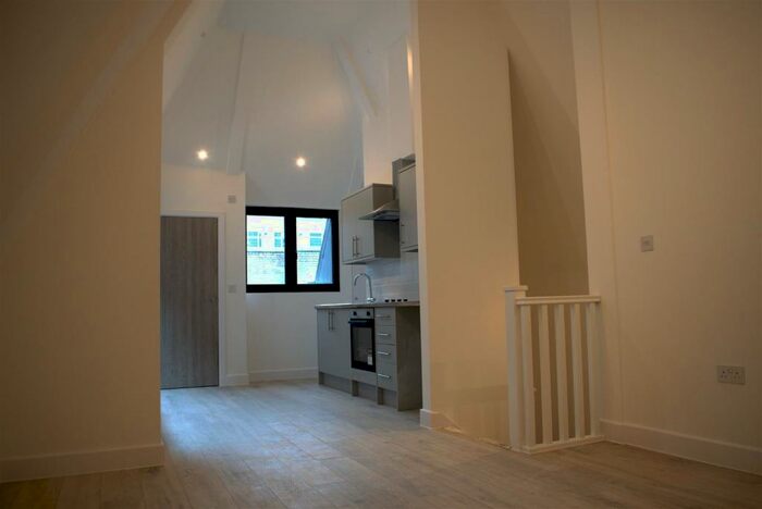 3 Bedroom Apartment To Rent In Victoria Mews, Croydon, CR0