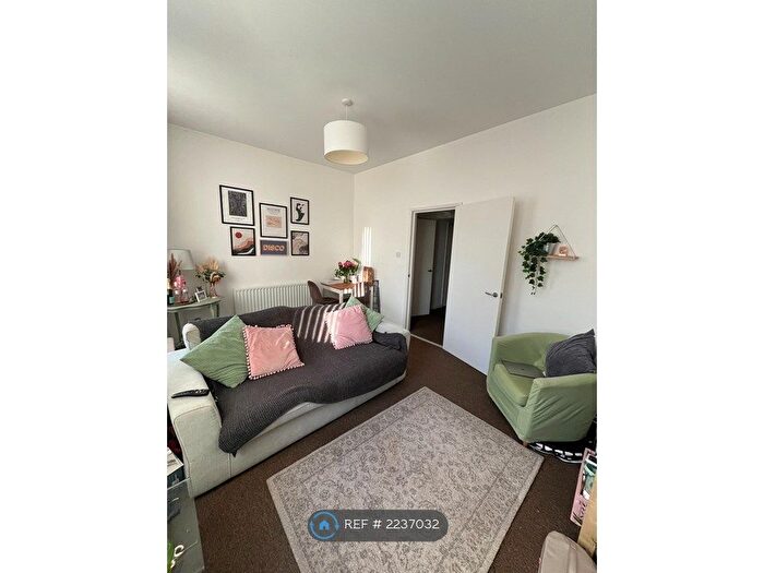 1 Bedroom Flat To Rent In Hawthorn Terrace, Newcastle Upon Tyne, NE4