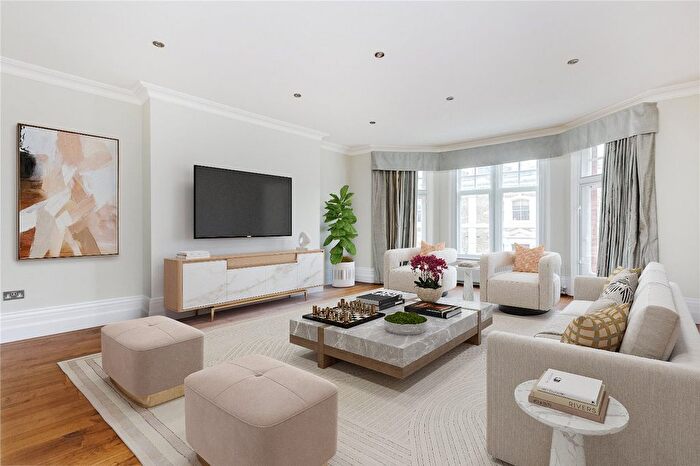3 Bedroom Flat To Rent In Old Brompton Road, South Kensington, SW7