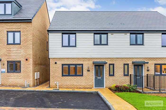 3 Bedroom Property To Rent In Gedrite Close, Wellingborough, NN8