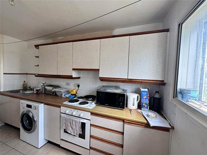 1 Bedroom Apartment For Sale In St. Cecilia Close, Kidderminster, Worcestershire, DY10