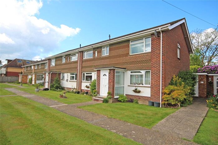 2 Bedroom Apartment For Sale In Aspen Place, New Milton, Hampshire, BH25