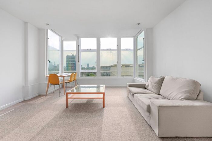 2 Bedroom Flat To Rent In Metro Central Heights, Newington Causeway, SE1