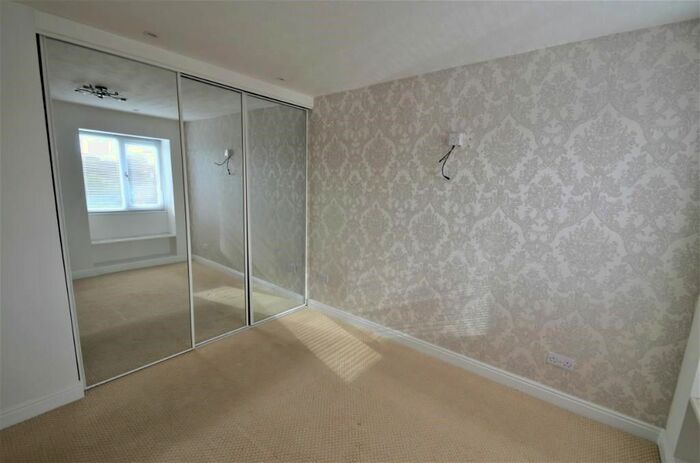 3 Bedroom Semi-Detached House For Sale In Stonegate Close, Blaxton, Doncaster, DN9