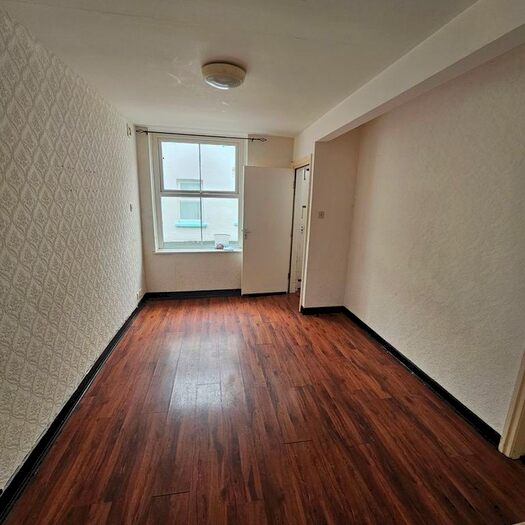 1 Bedroom Flat To Rent In Bodafon Street, Llandudno, LL30