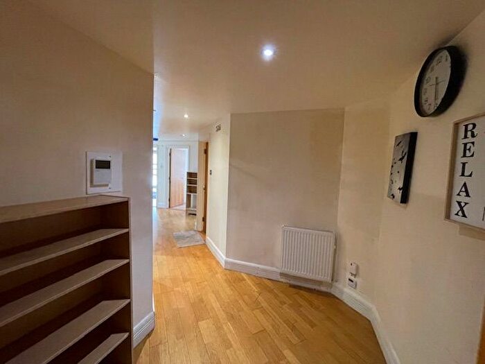 3 Bedroom Flat To Rent In Old Marylebone Road, London, NW1