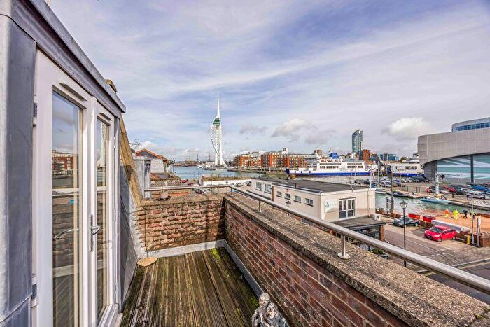 4 Bedroom Town House For Sale In Broad Street, Old Portsmouth, PO1