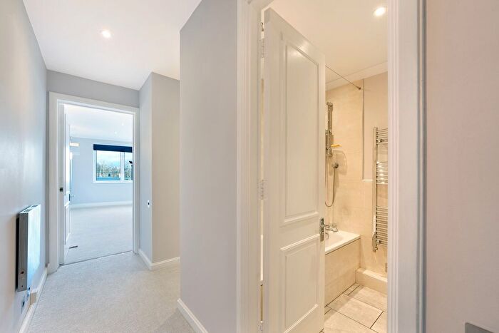 1 Bedroom Flat For Sale In Point Pleasant, London, SW18
