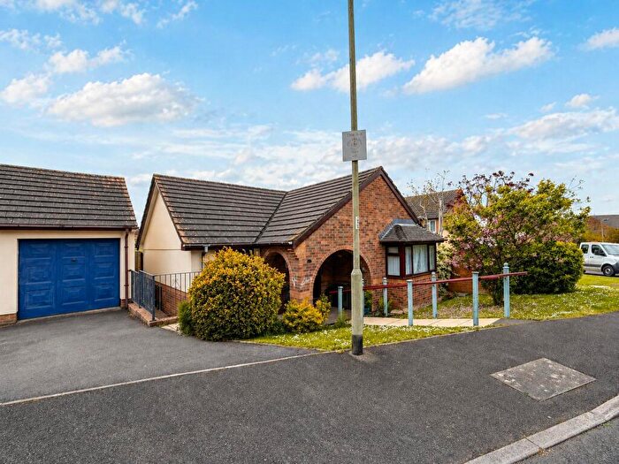3 Bedroom Bungalow For Sale In Kingsmead Drive, Torrington, Devon, EX38