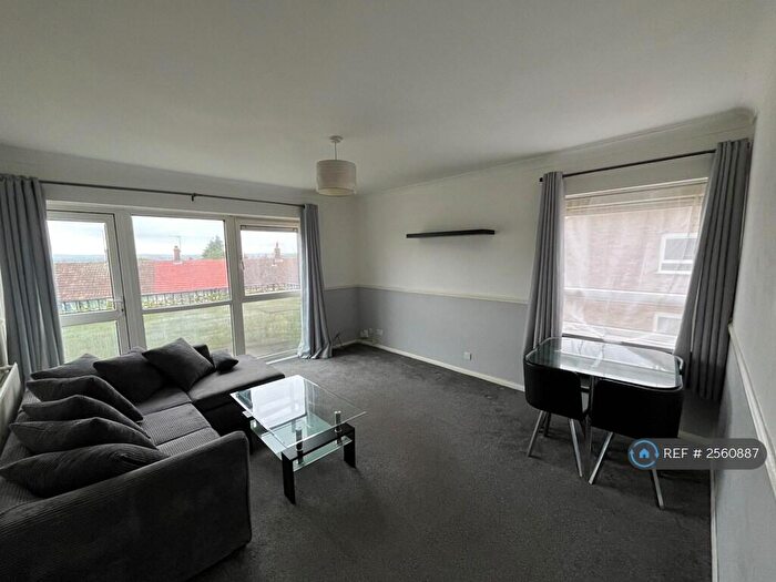 1 Bedroom Flat To Rent In Beechwood Drive, Woodford Green, IG8