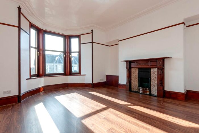 3 Bedroom Flat For Sale In Leslie Road, Hilton, Aberdeen, AB24