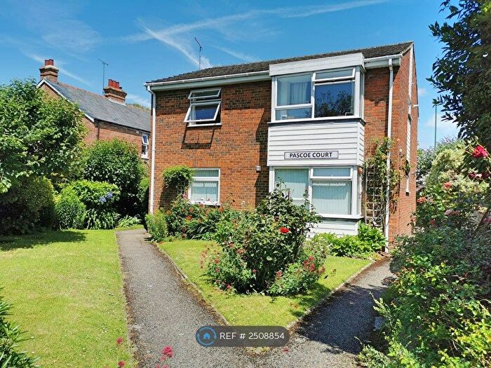 2 Bedroom Flat To Rent In Pascoe Court, Chichester, PO19