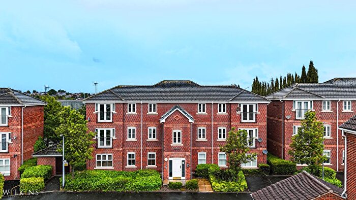 2 Bedroom Flat For Sale In Meander Close, Wilnecote, Tamworth, Staffordshire, B77